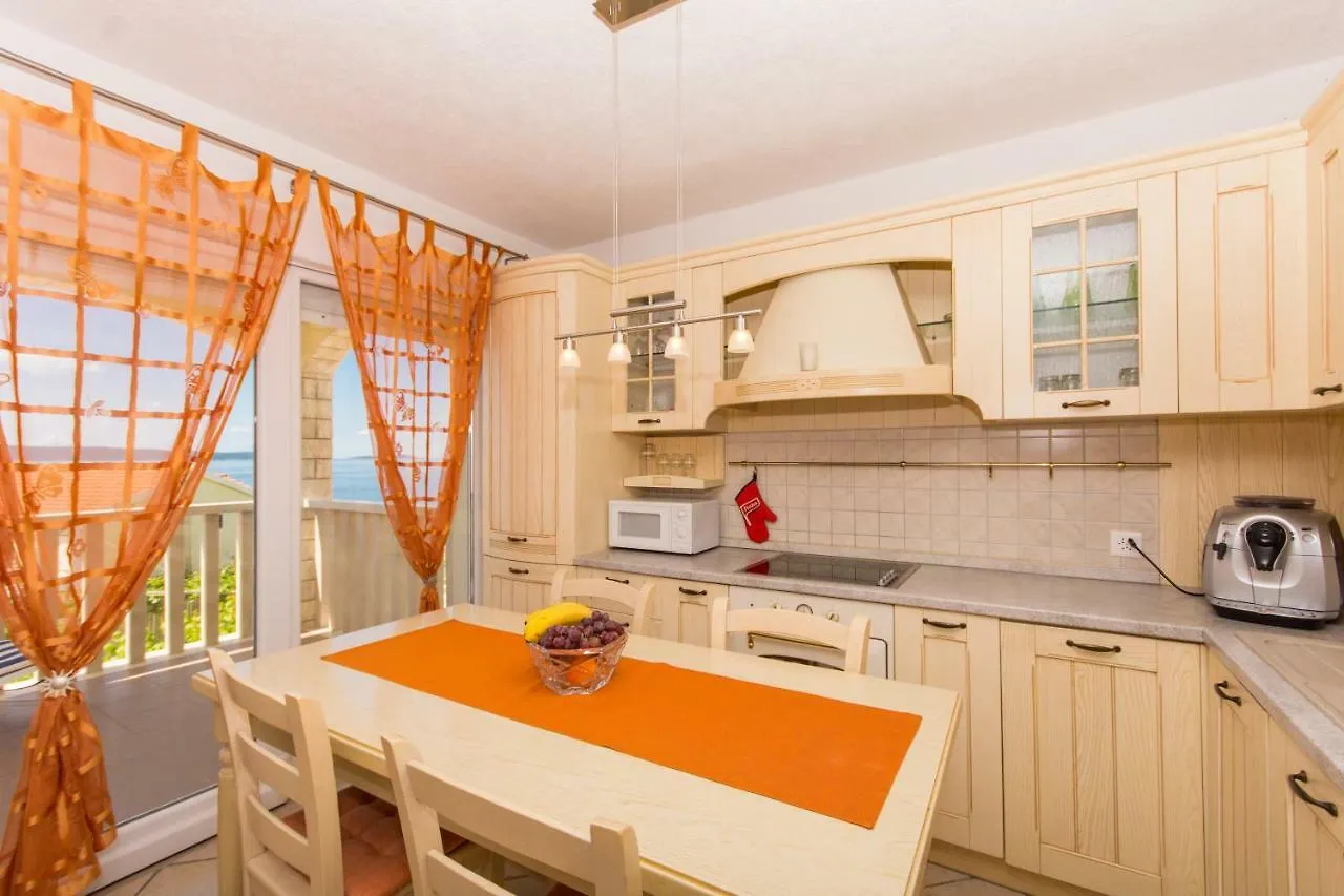 Apartment Villa Bubi Trogir Croatia